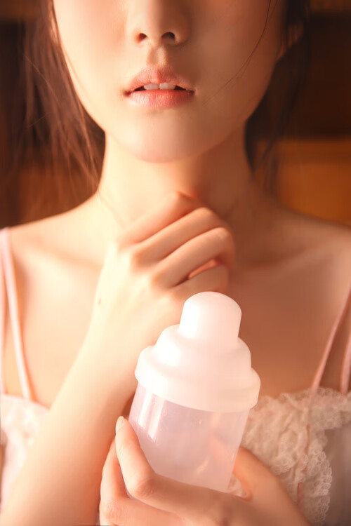 _运动员的私密时刻：休闲、娱乐、交流全揭露_，女运动员隐私镜头